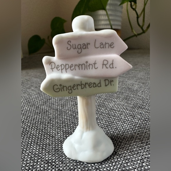 Enesco Precious Moments Sugar Town Signs - Picture 4 of 6